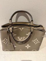 AUTHENTIC LOUIS VUITTON BAG in Okinawa, Japan