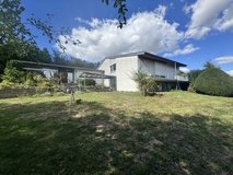 Spacious Family Home with Guest Apartment & Large Garden in Stuttgart, GE