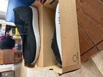 Itazero Shoes Size 11 in Perry, Georgia