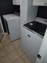 whirlpool gas washer n dryer set in Oswego, Illinois