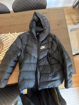 Nike puffer jacket with hood XL in Stuttgart, GE