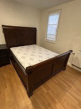 Antique Queen Size bed w/boxspring and Serta mattress in Stuttgart, GE