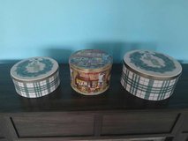 3 tins in Alamogordo, New Mexico