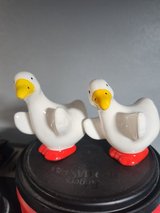 GEESE SALT AND PEPPER SHAKERS in Leesville, Louisiana
