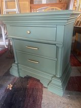 Huge Nightstand End Table Solid Wood 3 Drawers 30x19x31 in Kingwood, Texas