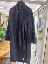 New unisex long dressing gown XL, black, very soft valour in Lakenheath, UK