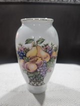 6" TALL VASE in Fort Polk, Louisiana