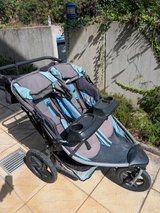 Bob Double Jogging Stroller with snack tray in Stuttgart, GE