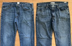 $10 - 2pr Men's 38" x 32"L Blue Jeans - Straight Leg Denim Pants in Joliet, Illinois