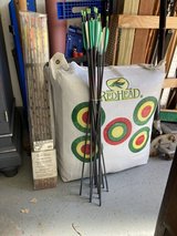 Archery Bundle – Arrows and RedHead Target Bag in Bolingbrook, Illinois
