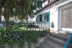Charming Historic Apartment with Private Entrance & South-Facing Terrace in Stuttgart-Möhringen in Stuttgart, GE