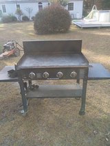 4 burner Blackstone grill in Perry, Georgia