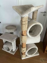 3  Cat scratching posts in Stuttgart, GE