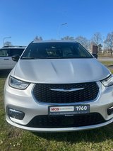 BRAND NEW 2025 Chrysler Pacifica Select . BUY OR LEASE in Ansbach, Germany