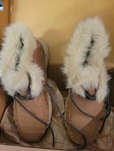 Columbia Maragal Slip WP Faux Fur Boot Brown Waterproof Snow Womens Size 9 NIB in Naperville, Illinois