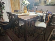 Hardwood Dining room table For Sale in Lackland AFB, Texas