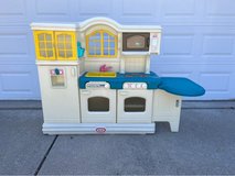 Little Tikes Kitchen in Joliet, Illinois