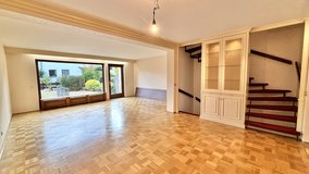 Charming Townhouse in Bierstadt – with Garden and Parking in Wiesbaden, GE