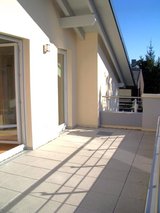 4 BR Loft. Beautiful view. Prime location. 3 min. Panzer, 10 min. Patch in Stuttgart, GE