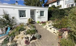 Well-maintained bungalow very close to Kelly in Stuttgart, GE