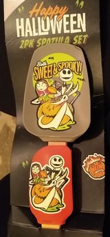 Disney Halloween Spatula Set New in Batavia, Illinois