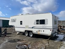 5th wheel gutted camper in Oswego, Illinois