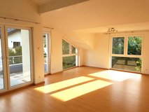 4 BR Loft. Beautiful view. Prime location. 3 min. Panzer, 10 min. Patch in Stuttgart, GE