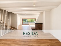Newly Renovated 7-Room Townhouse with Guest Apartment & Garden – Stuttgart in Stuttgart, GE