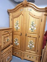 FREE WARDROBE & NIGHT STANDS in Wiesbaden, GE