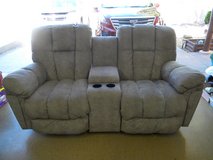 Love seat/rocker/recliner in Alamogordo, New Mexico