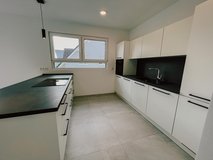 Bruchmühlbach-Miesau: Stunning and modern 2 bedroom Apt with private parking in Ramstein, Germany