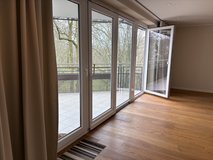 Beautiful 1br apartment at Kurpark (Wiesbaden) - pool - elevator - fittet kitchen - parking in Wiesbaden, GE