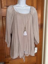 New JM Brand XL Woven Tan Top with Cami & Necklace in Glendale Heights, Illinois
