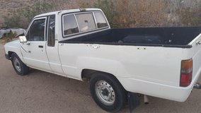 TOYOTA TRUCK - 1984 short bed  good engine and trans in Yucca Valley, California