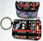 Like New! Vera Bradley Bangle Wristlet Wallet & Kisslock Clutch Set in Joliet, Illinois