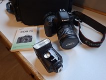 Canon EOS 7D DSLR Kit – 28-135mm IS Lens, Speedlite Flash, Bag in Stuttgart, GE