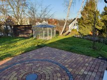 A single-family house with large plot, greenhouse and equipment shed. in Stuttgart, GE