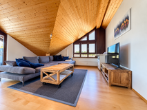 Bright and Spacious 2-Room Apartment with Fitted Kitchen in Stuttgart, GE