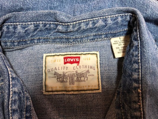 Wm&#39;s Light Blue Levi LS Shirt in Okinawa