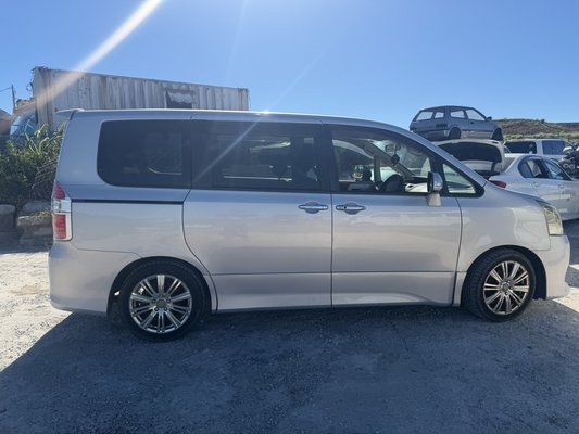 TOYOTA NOAH | Auto Parts for sale on Okinawa bookoo!