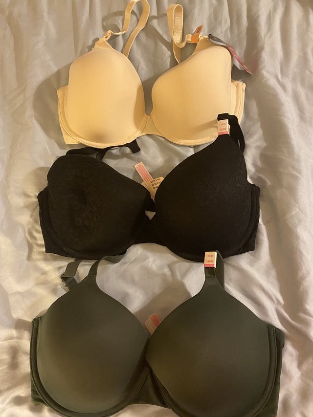 Victoria's Secret 34 DD bras - NEW in Plainfield
