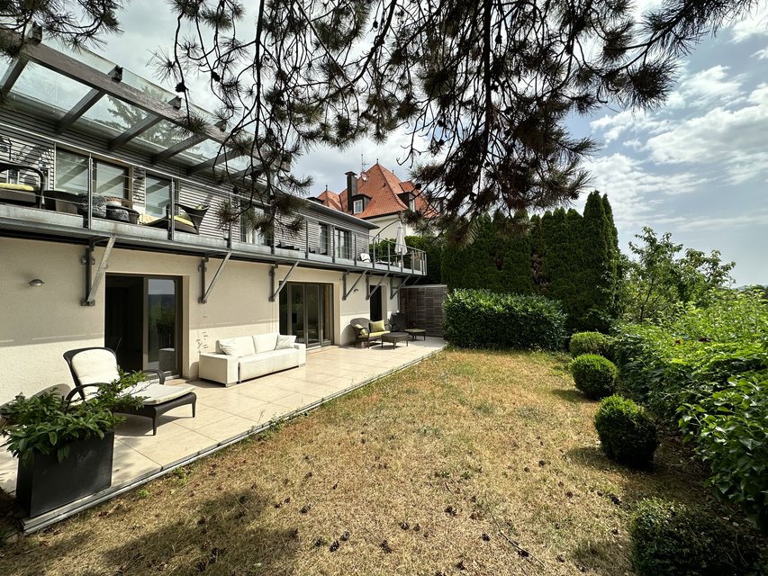 Modern 2,5 room apartment fully furnished near Patch Barracks in