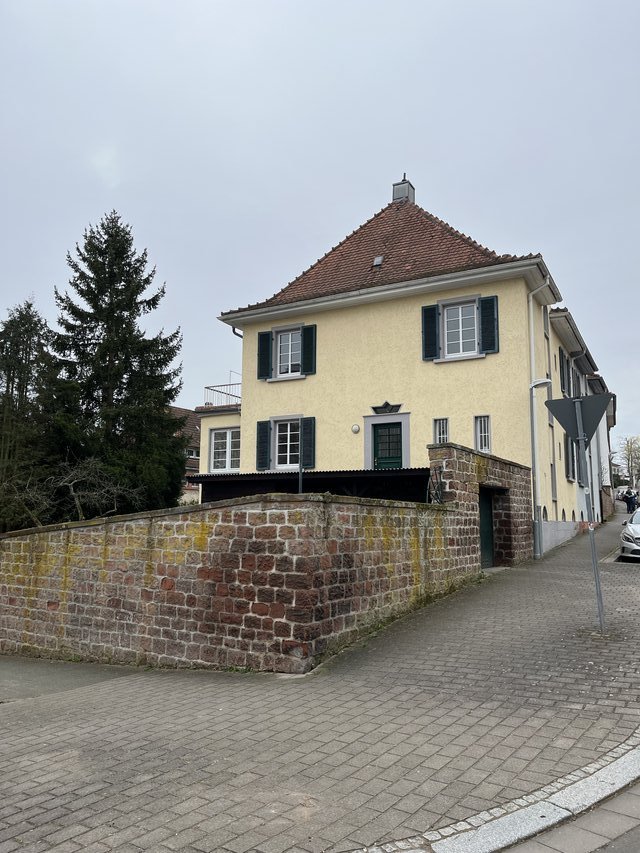 Beautiful Villa with Private Garden in Kaiserslautern Rental by