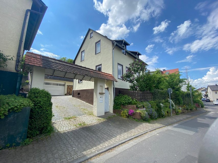 by Jess 4 BR single house 13 miles to Clay Rental by agent for