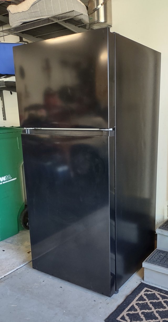 18 cu ft Criterion Refrigerator Black Appliances for sale on