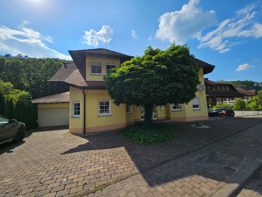 Big beautiful FSH with two CarGarage Rental by owner for sale on Ramstein bookoo!