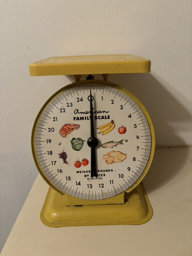 Vintage American Scale in Yokota