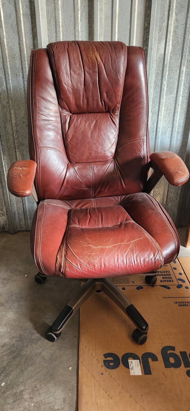 Nice Desk Chair Furniture Office by owner for sale on Holloman bookoo!