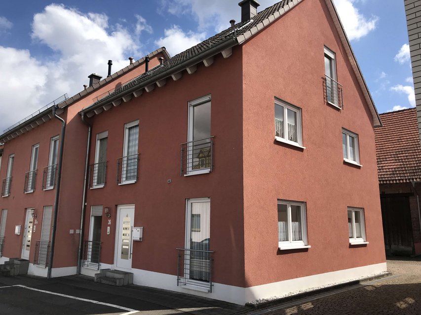 8 min to Sembach, terraced house, 3bedr. terrace, balcony, kitchen