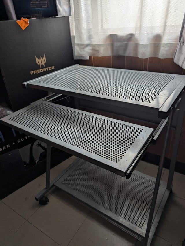 Metal Computer Desk Furniture Home by owner for sale on Okinawa